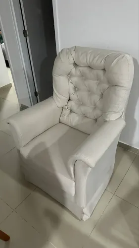 Cadeira de amamentação em Linho - MUITO NOVA