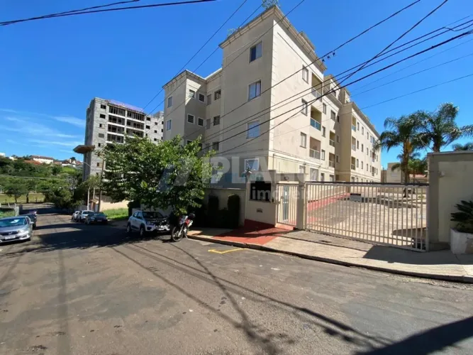 Locação de Apartamentos / Padrão na cidade de São Carlos