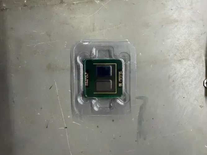 Processador Intel Core 2 Quad Q9000 soquete 478 Notebook 4c 4t