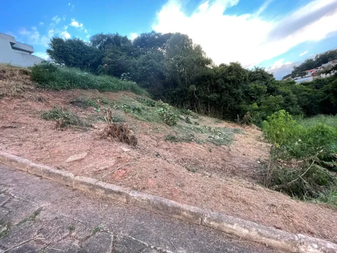 PROMOÇÃO Terreno bairro Canaã em São Lourenço MG