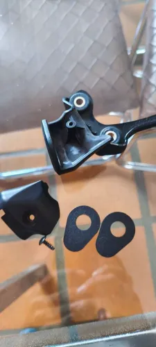 Suporte do pisca traseiro original Yamaha MT09 