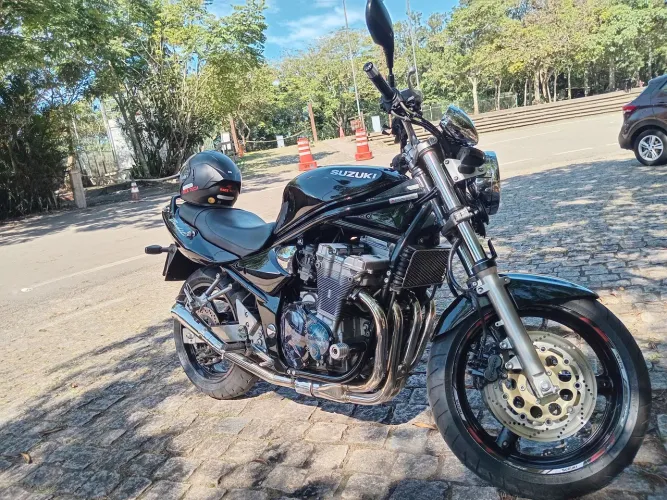 Suzuki bandit 600 2002 muito nova.