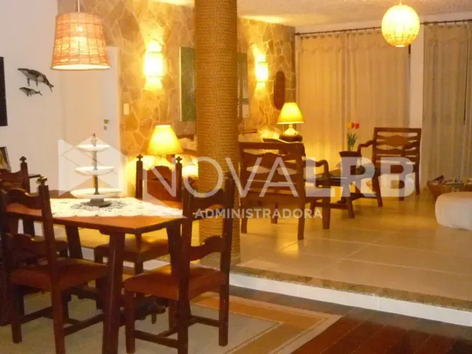 Cobertura no Leme com Vista Mar e 4 Suítes  220m²