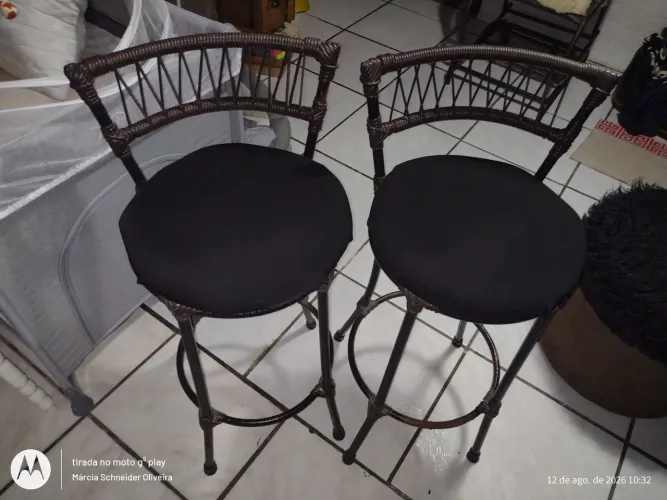 Banquetas altas as duas