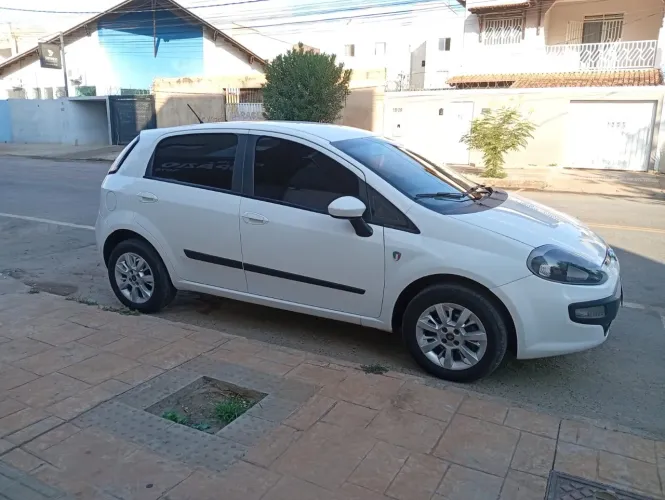 Fiat Punto Attractive 1.4 Fire Flex 8V 5P 2015