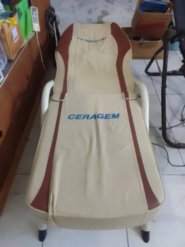 Cama de massagem CERAGEM