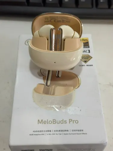 Fone de Ouvido QCY MeloBuds Pro ANC Bluetooth 5.3 Dourado ANC híbrido 46dB