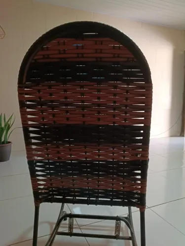 Vendo cadeira de balanço. Contato *