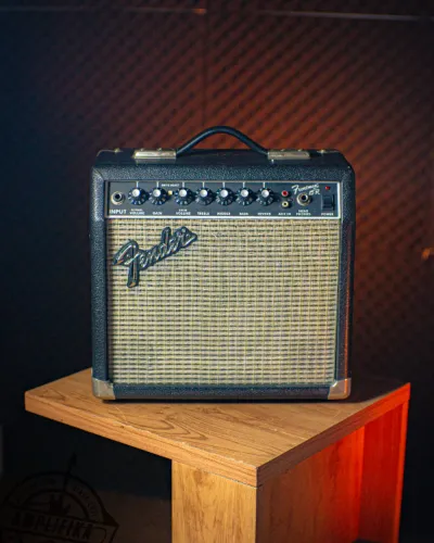 Amplificador Cubo Fender Frontman 15r