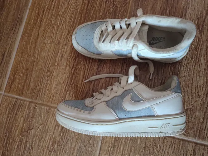 Nike Air Force 1 Branco com Azul Marinho