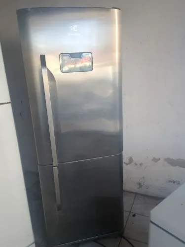 Geladeira Eletrolux Frost Free inverter