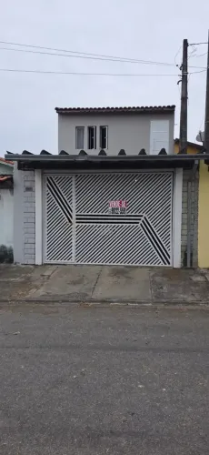 VENDO CASA COM 3 QUARTOS SENDO 1 SUITE