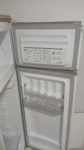 Geladeira com congelador separado
