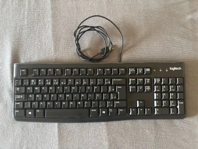 Teclado Logitech K120 com Fio USB