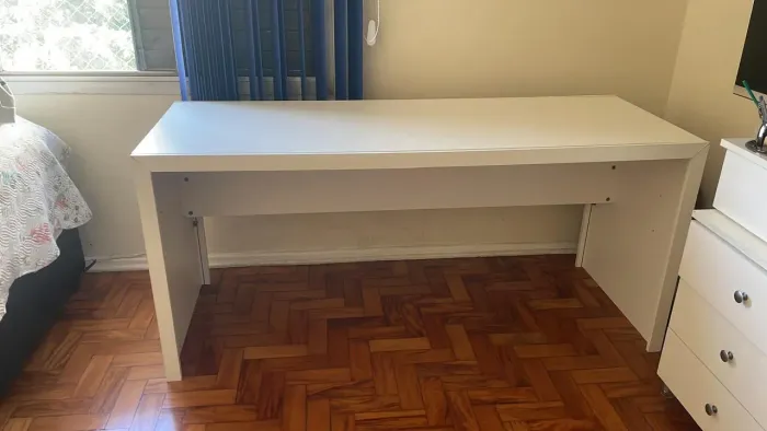 Mesinha branca escrivaninha