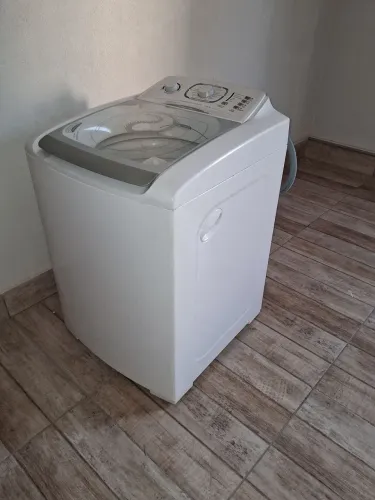 Maquina de lavar roupa electrolux modelo ltc15.....15 kg