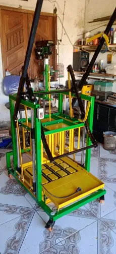 Máquina de bloco poedeira 