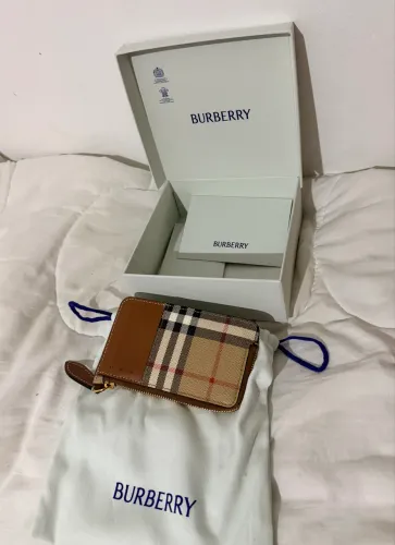 Carteira burberry