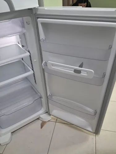 Vendo geladeira cônsul 340 litros