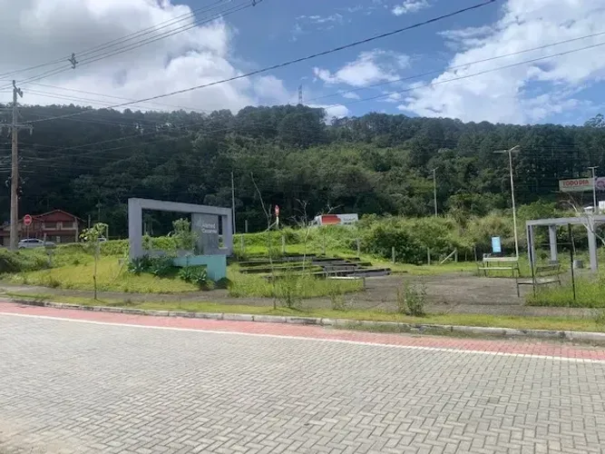 OPORTUNIDADE! Terreno com 360 m² pronto para construir no Alameda Cezanne - Florianópolis