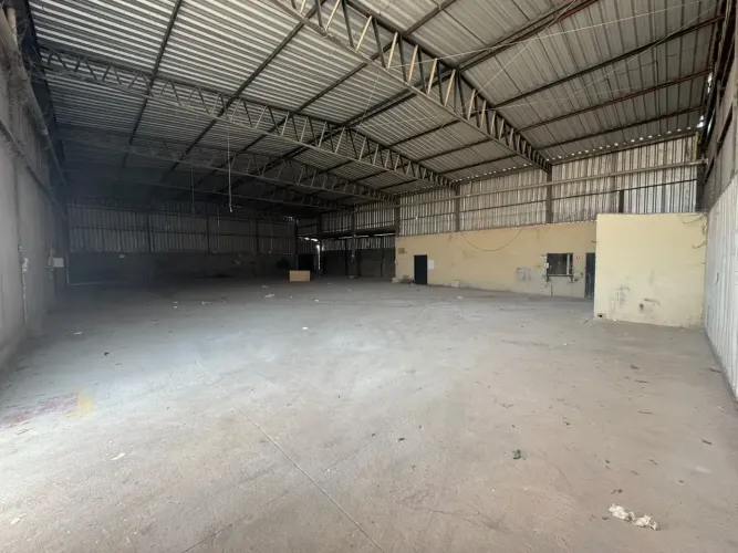 Galpão no Polo Industrial Imóvel para aluguel tem 1000 metros quadrados