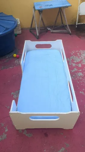 Vendo uma cama infantil