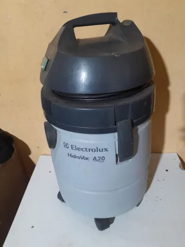 Aspirador eletrolux hidrovac A20