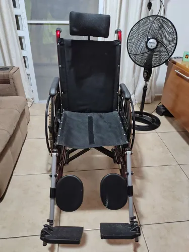 Cadeira de roda reclinável
