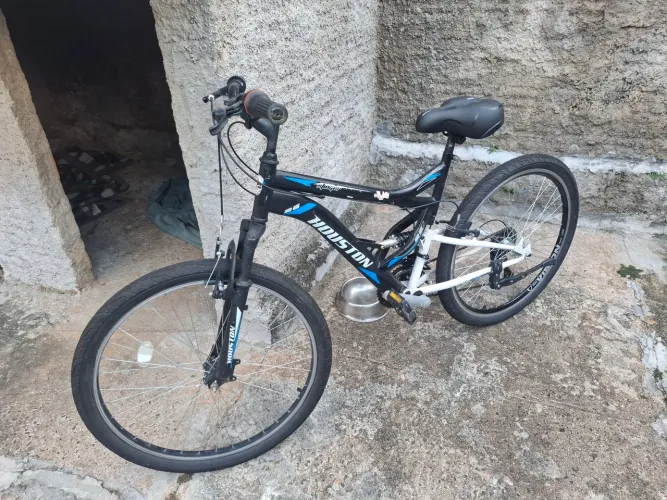 Bicicleta aro 26 Full suspension