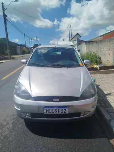 Ford Focus Ghia/ XR 2.0 /ghia 2.0 16V Flex 5P 2003