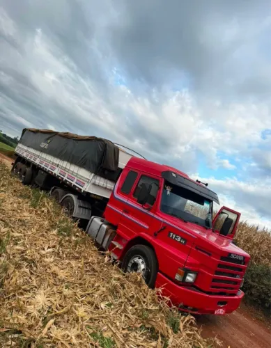 Scania 113 1995 caçamba parcelado