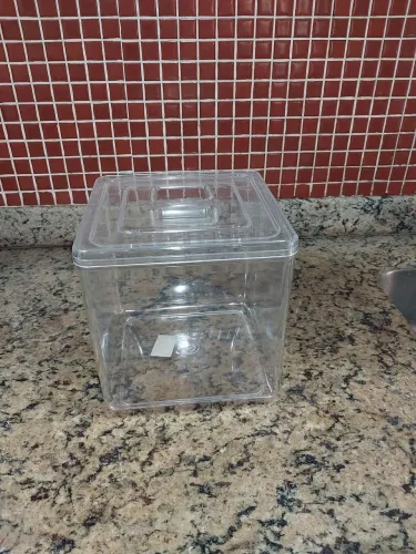 Pote de aclilico 5lt, ótimo estado. 