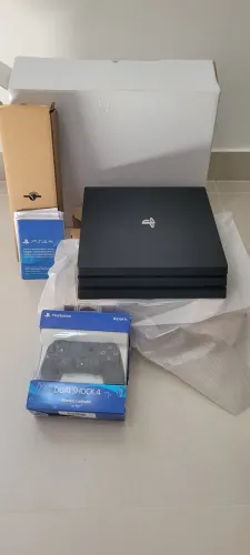 Vendo PS4 Pro