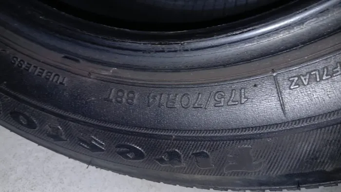 Pneus Firestone semi novo Par 