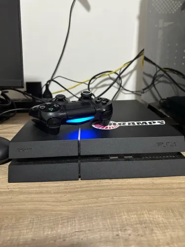 Ps4 seminovo pra sair rápido!