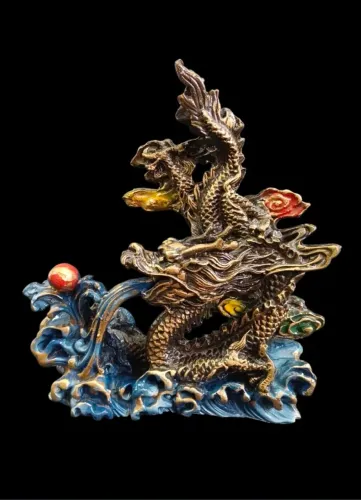Estatueta de Dragão Chinês Long, com Pérola da Sabedoria em Resina Policromada