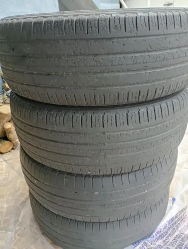 Pneus aro 17 usados