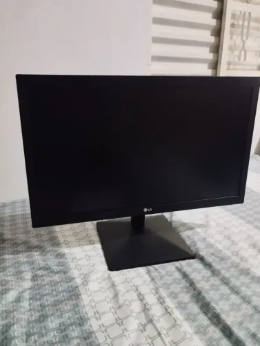 Monitor LG LED HD 19,5" HDMI OnScreen Control - 20MK400H-B
