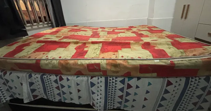 Colchão de casal usado