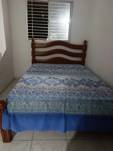 Cama de madeira