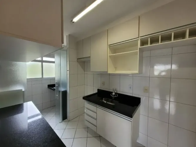Alugo apartamento com Mobília e 2 vagas no Jardim Satélite