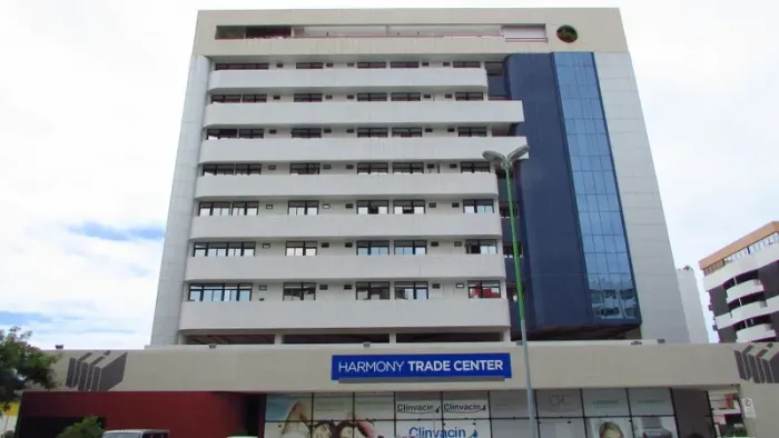 SALA NO EMPRESARIAL HARMONY TRADE CENTER. O EMPRESARIAL FICA LOCALIZADO NA JATIÚCA E CONTA