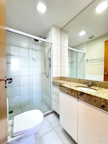 OPORTUNIDADE NO CONDOMINIO PRAÇA 14, 8703 Quartos, 01 suíte e 02 semi suítes;