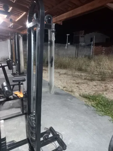 Polia alta e baixa 60 kg roldanas novas cabos novos pintura excelente, ideal pra academia