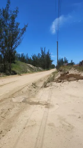 VAI DEIXAR PASSAR ESSA OPORTUNIDADE ÚNICA -vendo lote de frente para o mar