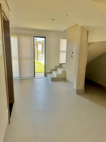 Sobrado em condominio fechado, em Porto Rico, mobiliado.