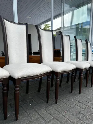 Cadeiras de jantar em madeira !