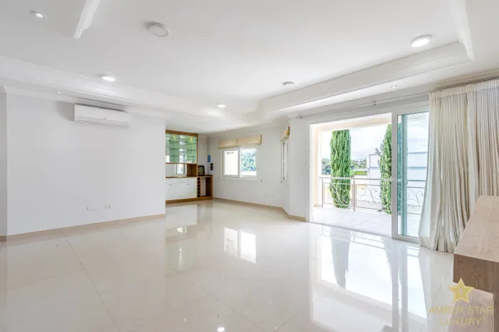 Casa no Condomínio Valville II