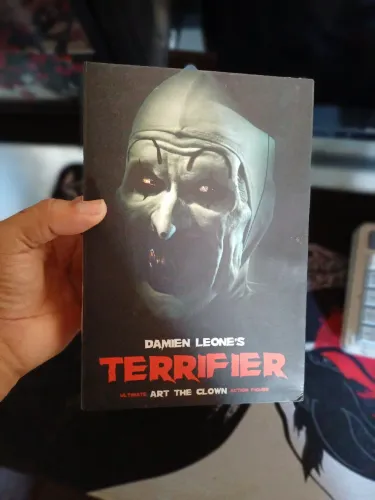 Neca terrifier art the clown ultimate novo
