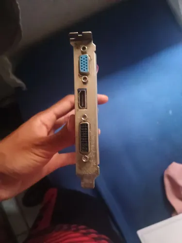 Placa de vídeo GT 705   (Aceito troca em algo do meu interesse)